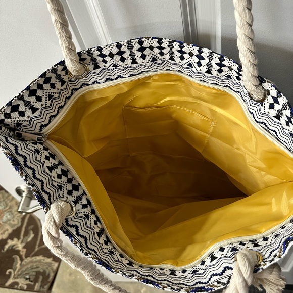 Aztec Tote Bag - Picture 3 of 3